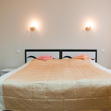 Avenue Hotel Zaslawye Rom bilde