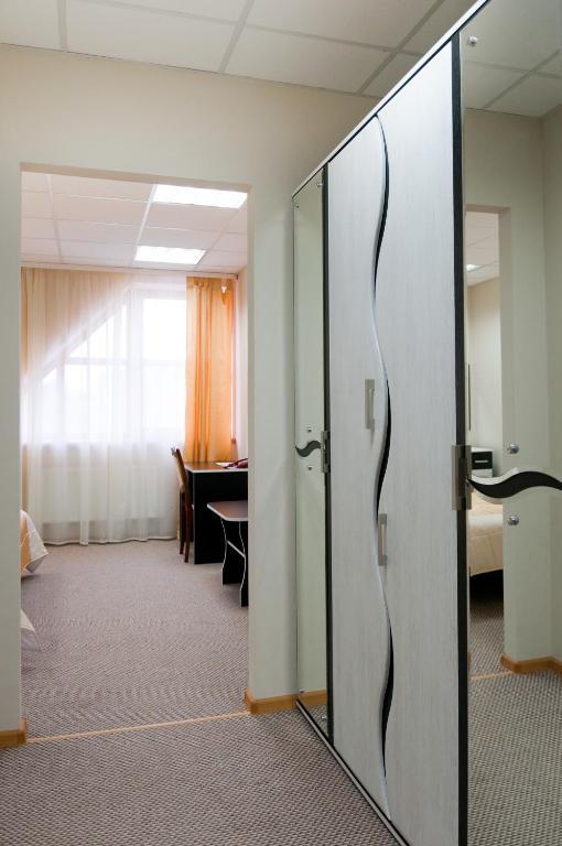 Avenue Hotel Zaslawye Rom bilde
