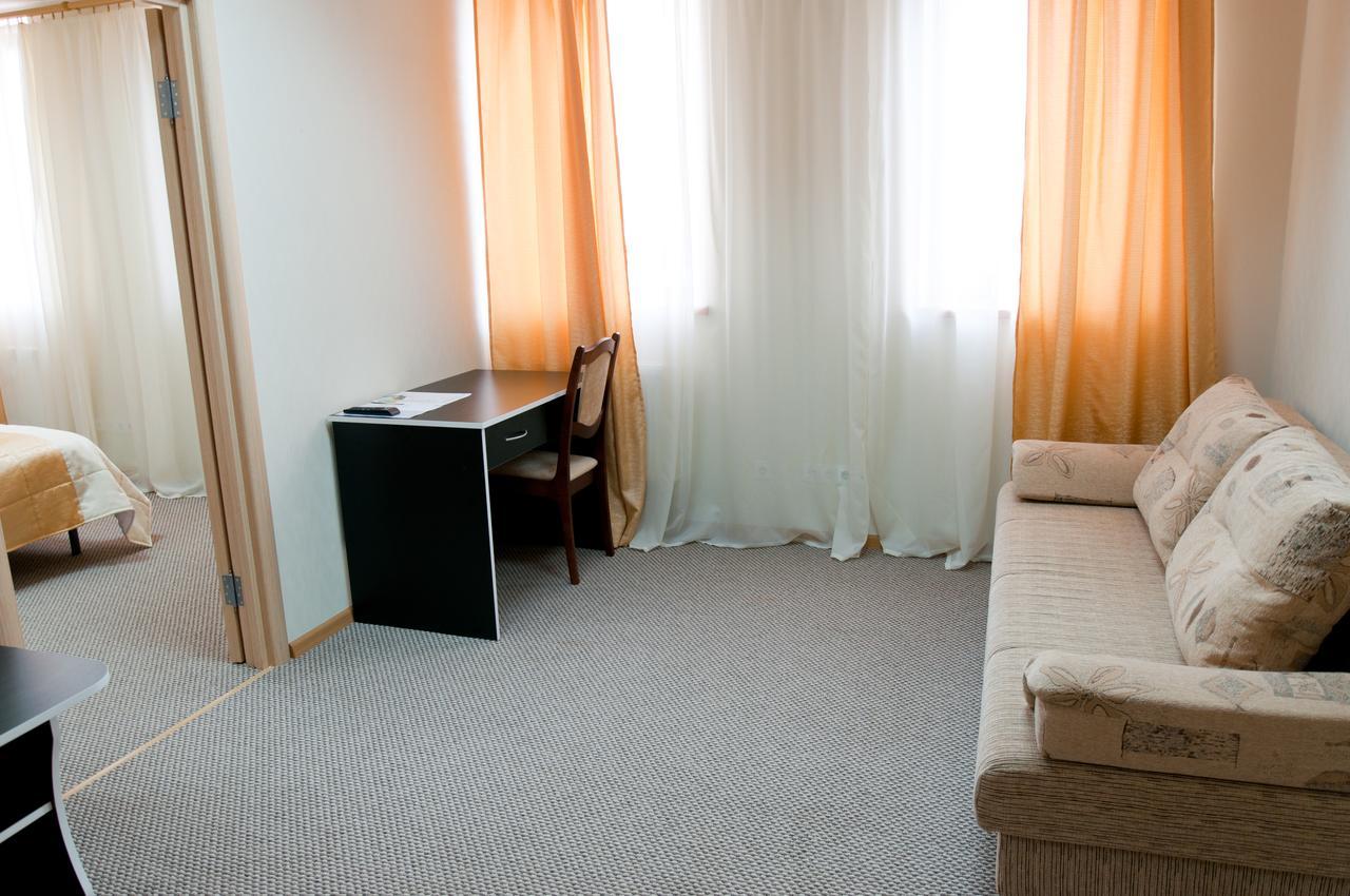 Avenue Hotel Zaslawye Rom bilde